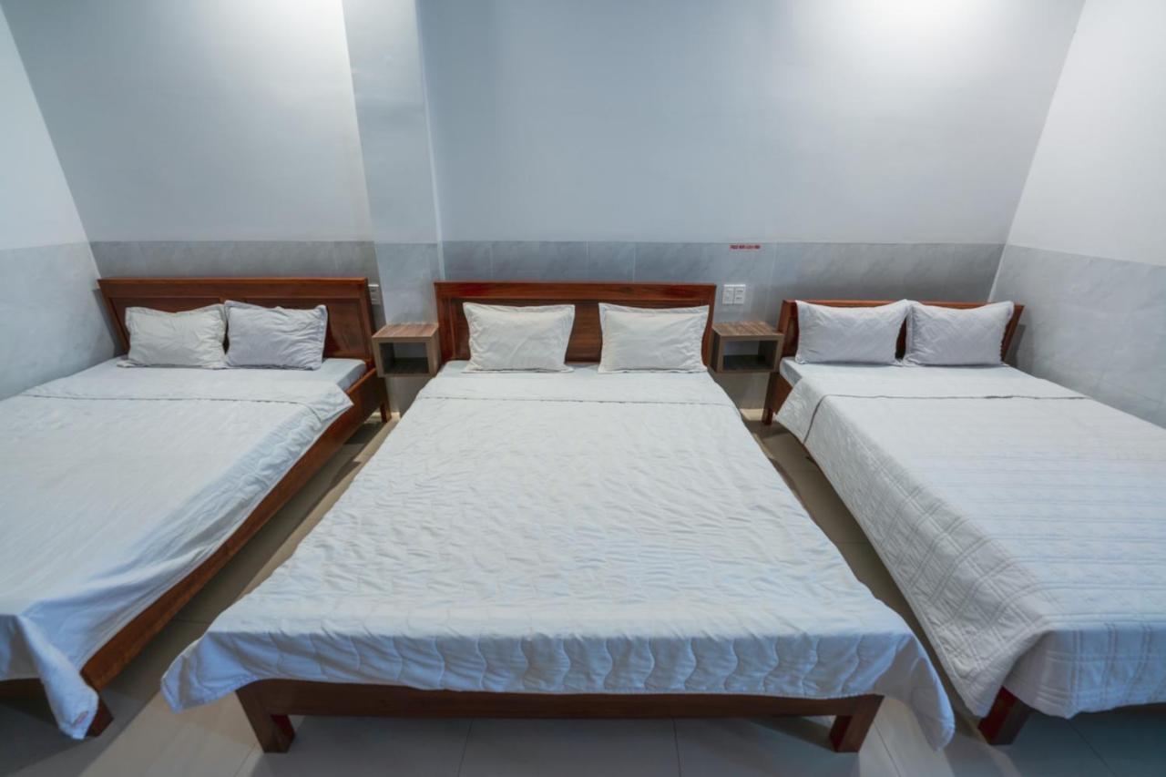 Thanh Ngoc Motel Буонметхуот Экстерьер фото