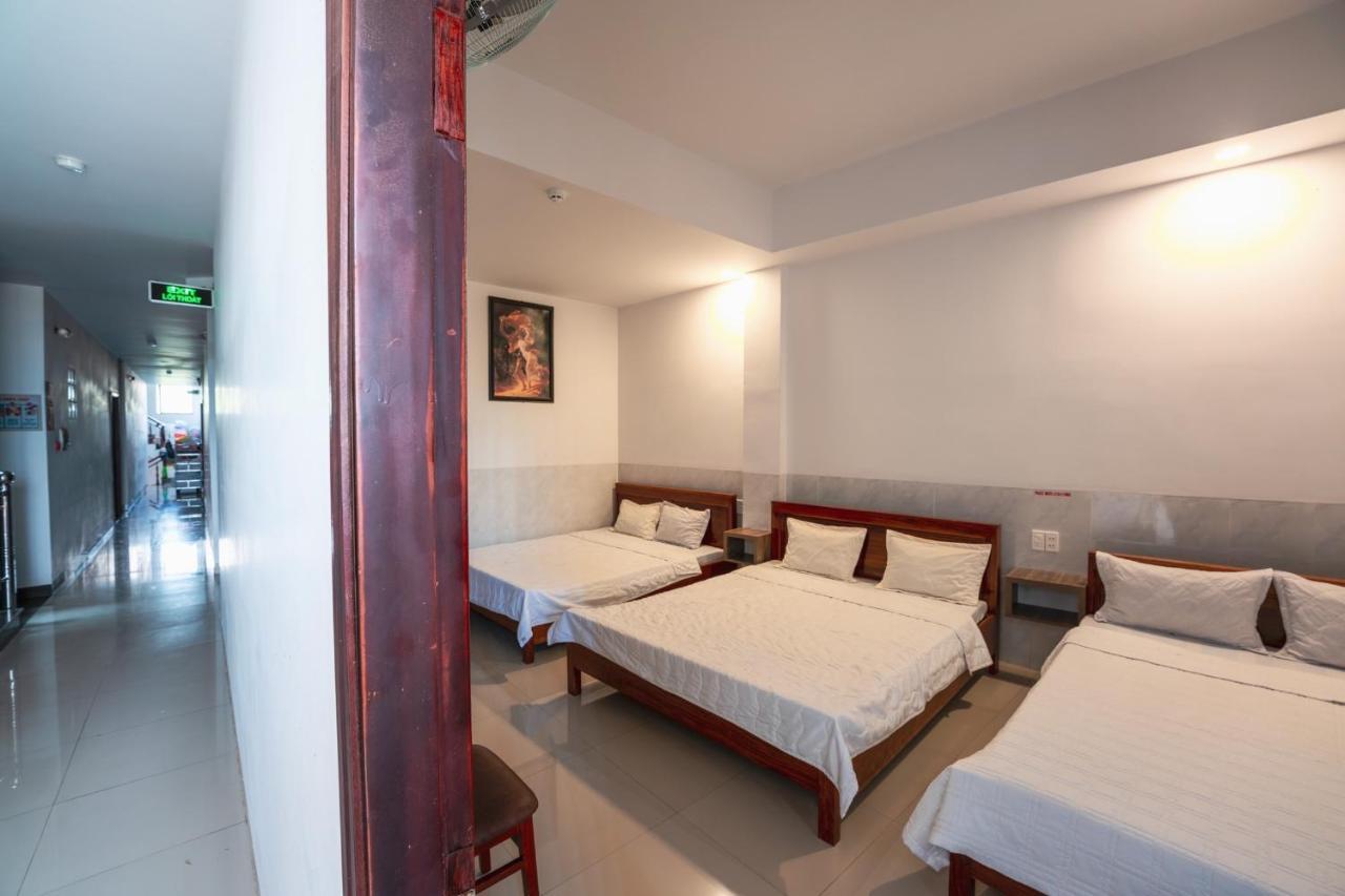 Thanh Ngoc Motel Буонметхуот Экстерьер фото