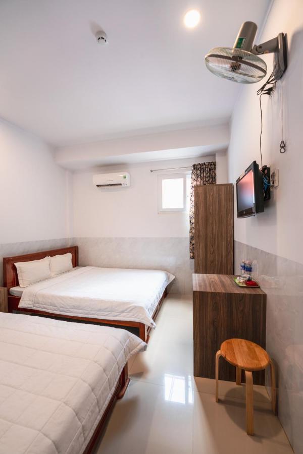 Thanh Ngoc Motel Буонметхуот Экстерьер фото