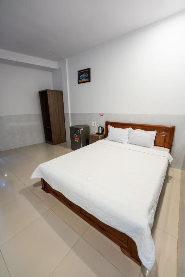 Thanh Ngoc Motel Буонметхуот Экстерьер фото
